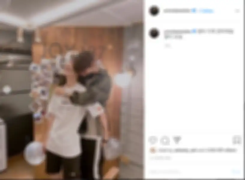 Unggahan Lee Min Ho bersama Woo Do Hwan sebelum keberangkatan Woo Do Hwan menjalankan tugas wamil.