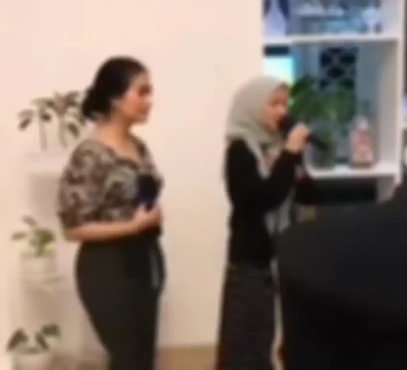 Penampilan Nissa Sabyan Saat Duet dengan Iis Dahlia Dibilang Seperti ART oleh Warganet