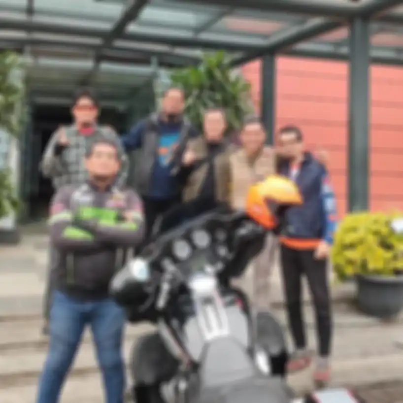 Aditya Firmansyah bersama para rekan.