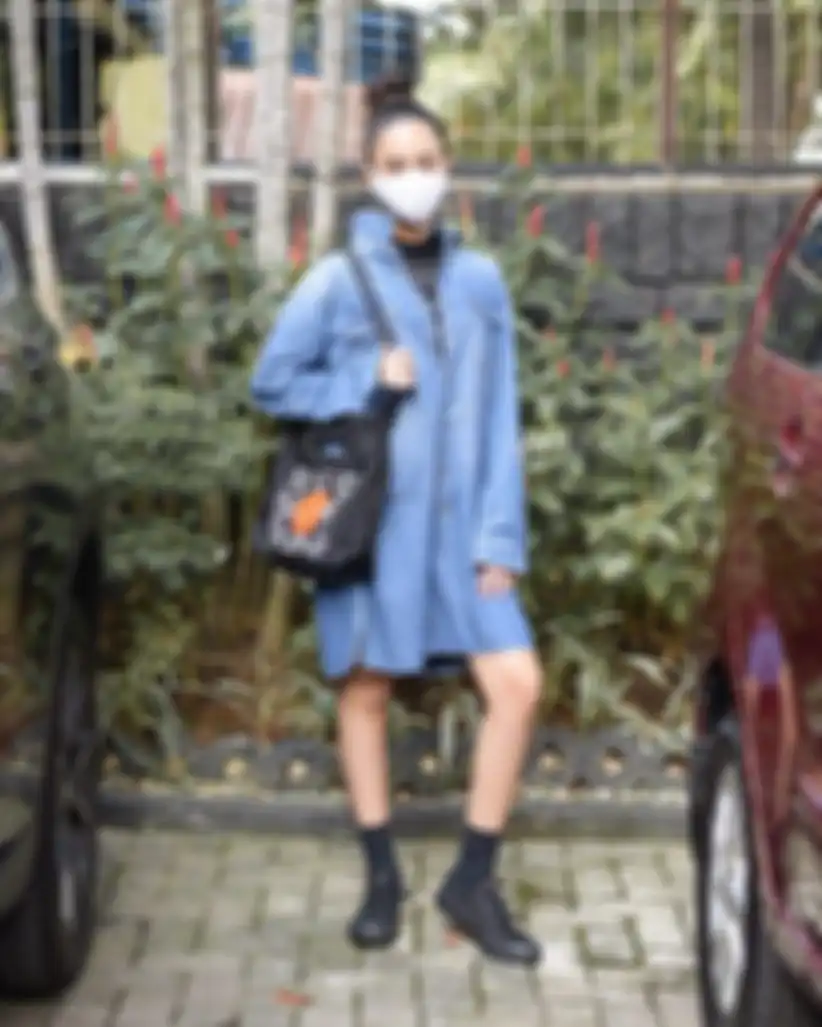 Fashion Asila Maisa pakai satu tas Kenzo