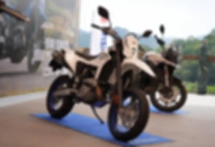 Suzuki Taiwan telah resmi memperkenalkan supermoto terbaru dengan teknologi anti pegal SCAS.