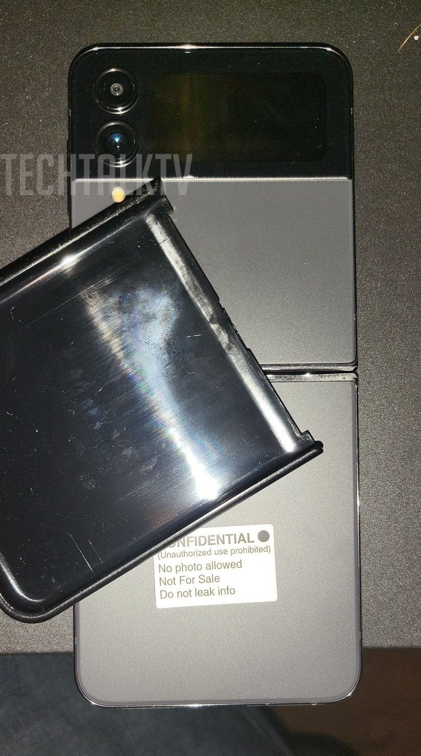 Wujud asli Samsung Galaxy Z Flip 4