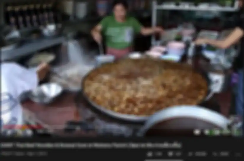 Tangkap Layar Restoran Wattana Panich di Bangkok yang terapkan resep kaldu yang sama selama 45 tahun. 