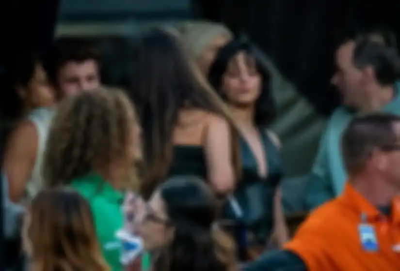 Shawn Mendes dan Camila Cabello di konser The Eras Tour
