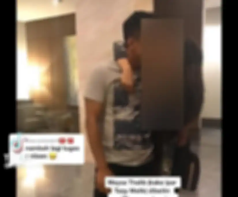 Sampai jadi rebutan 3 wanita, setampan apa AKBP Aris Rusdianto? Inilah wajah eks Kapolres Muara Enim yang ramai dibahas.