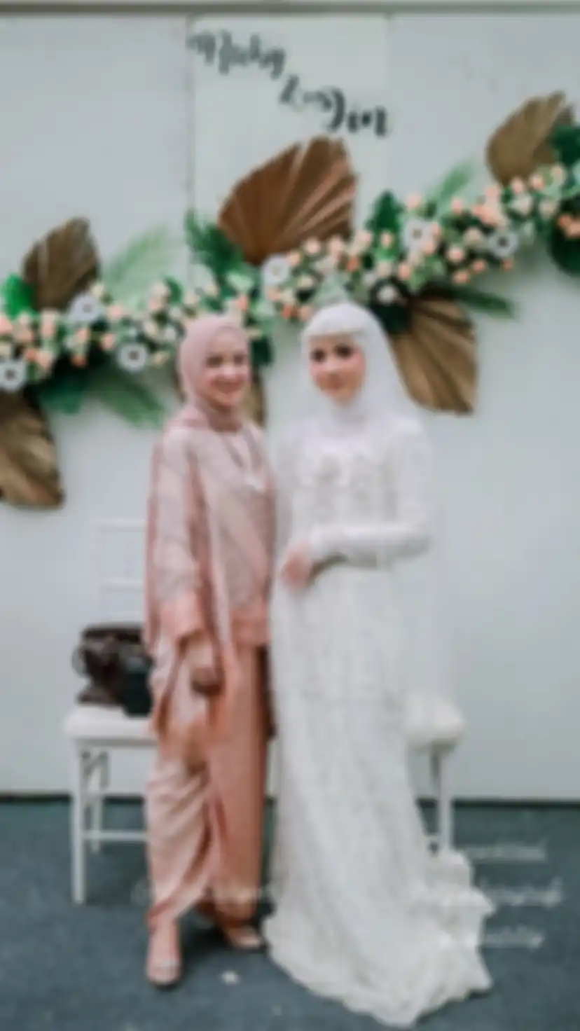 Bak Tak Terjadi Apa Pun, Nissa Sabyan Tampil Modis Saat Kondangan, Seperti Apa Gayanya?