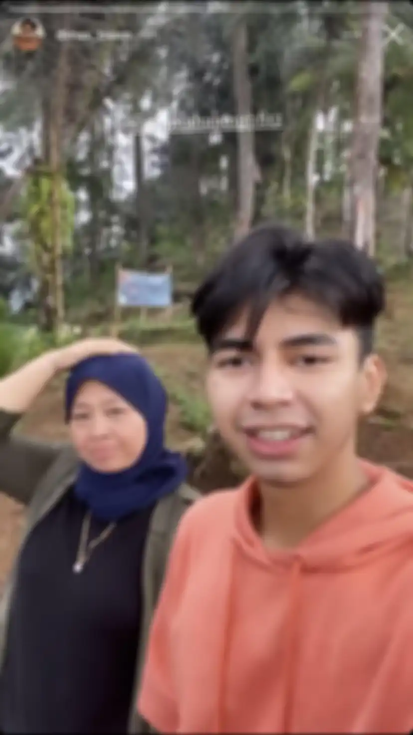 Dimas Ahmad sedang berlibur bersama keluarga