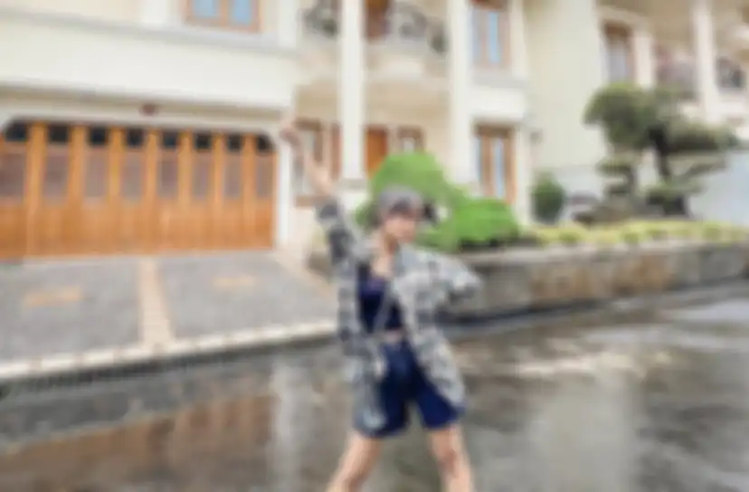 Fuji perlihatkan rumah barunya yang megah.