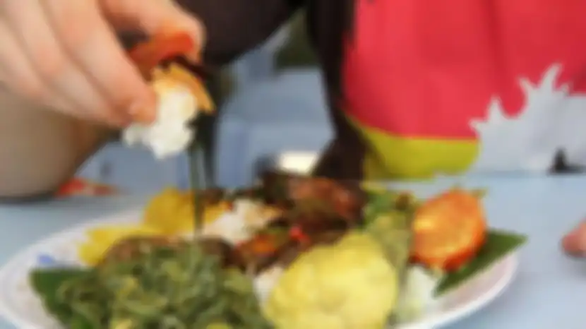 manfaat makan pakai tangan