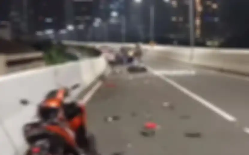 JLNT Casblanca dilarang buat pemotor karena berbahaya, tapi masih banyak yang nekat sampai tewas kecelakaan.