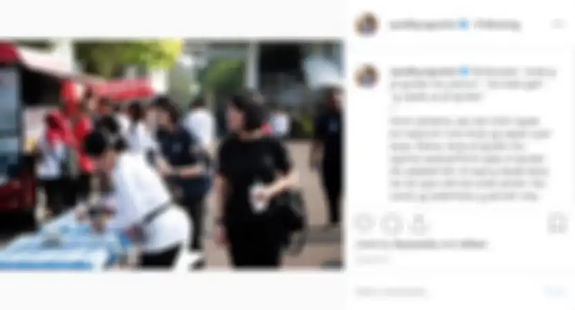 Kedekatan ajudan Sandhyca Putrie dan Iriana Jokowi.