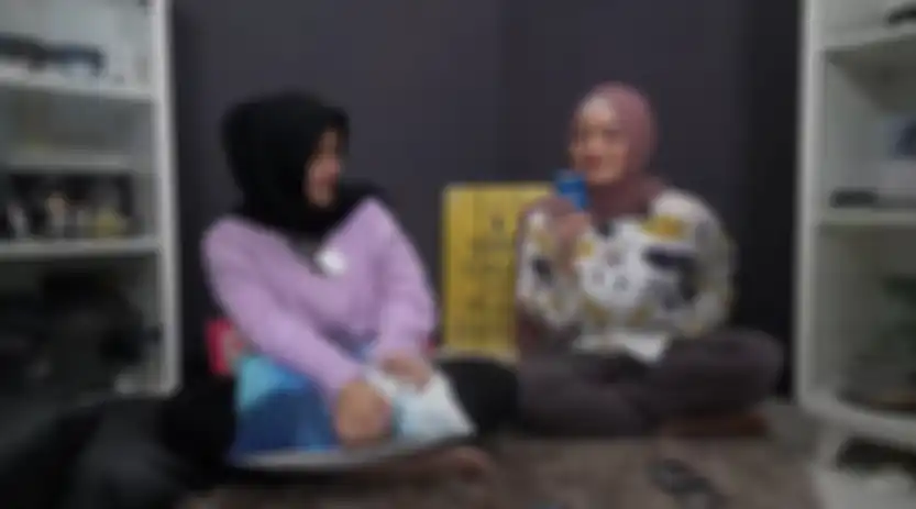 Nathalie Holscher dan Putri Delina main truth or truth
