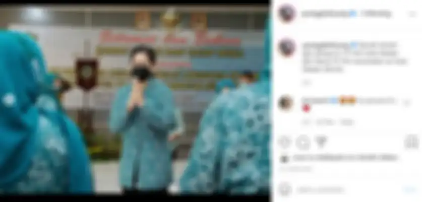 Kahiyang Ayu pakai seragam PKK