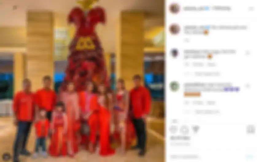 Keluarga Anang Hermansyah makan bersama keluarga Sarah Menzel.