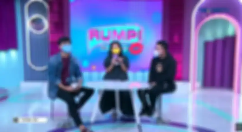 Perbincangan Feni Rose, Merry dan Dimas Ahmad di acara Rumpi. 