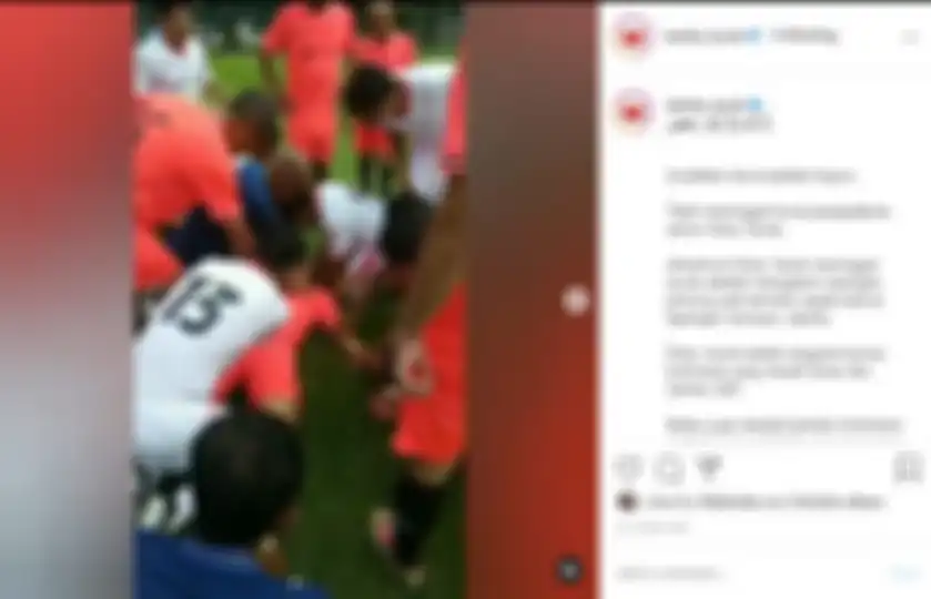 Detik-detik mantan pemain Timnas Indonesia menghembuskan nafas terakhir di lapangan