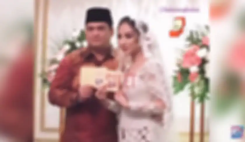 Foto Bella Luna saat menikahi pria beristri bernama Nana