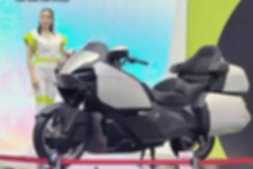 Tampak sisi kiri motor listrik Felo TOOZ