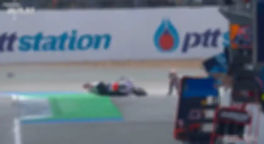 Pembalap Prima Pramac Racing, Jorge Martin terjatuh di FP3 MotoGP Thailand 2022.