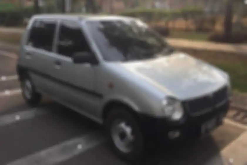 Daihatsu Ceria generasi kedua 2003 lampu depan sudah membulat
