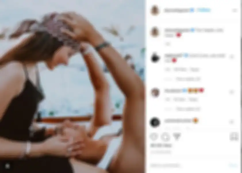 Tangkap Layar Unggahan Alyssa Daguise di Instagram yang sedang Memangku Al Ghazali