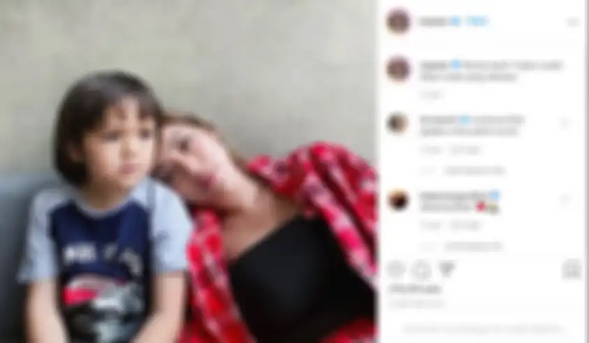 Jessica Iskandar posting foto bersandar di pundak El Barack