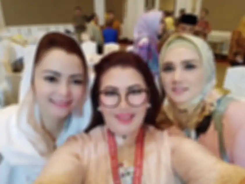 Selfie Mulan Jameela sebagai anggota DPR RI