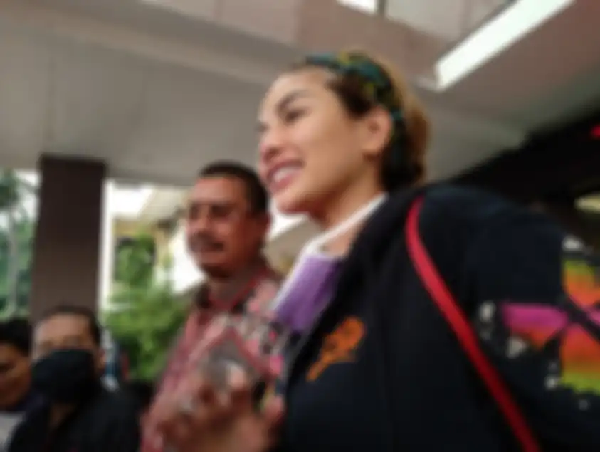 Nikita Mirzani saat mendatangi Polres Metro Jakarta Selatan, Rabu (14/10/2020).