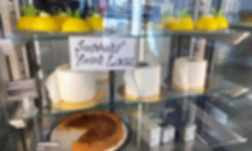 Tak Jadi Gulung Tikar, Toko Roti di Finlandia Ini Bikin Kue Berbentuk Gulungan Tisu Toilet 