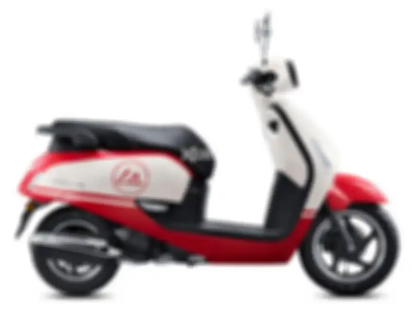  Honda NS125LA yang dijual di China. Usung gaya retro modern layaknya Yamaha Grand Filano dan Vespa matic.