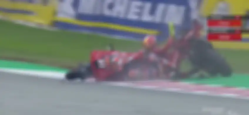 Pedro Acosta dan Augusto Fernandez senggolan di FP1 MotoGP Barcelona 2024.