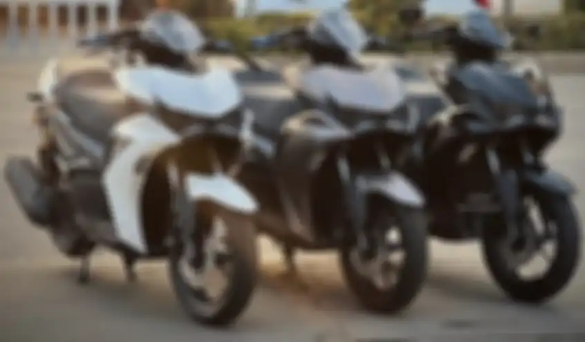Tampilan depan motor matic baru Bristol Invictus 160 2025.