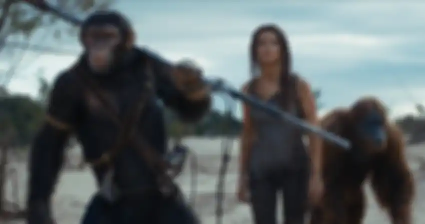 Noa (Owen Teague), Raka (Peter Macon), dan Nova (Freya Allan)