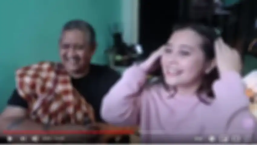 Prilly Latuconsina dan sutradara Monty Tiwa