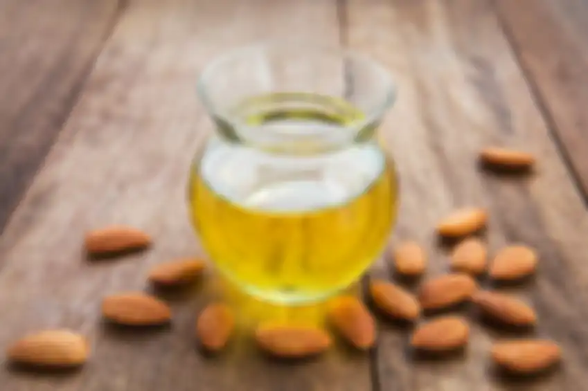 minyak almond