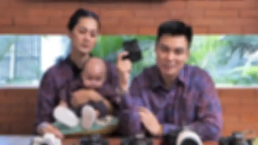 Kamera yang pertama kali digunakan oleh Baim Wong untuk ngevlog adalah Sony RX 100 Mark V.