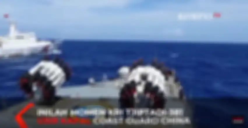 Kapal Coast Guard China pepet KRI Tjiptadi