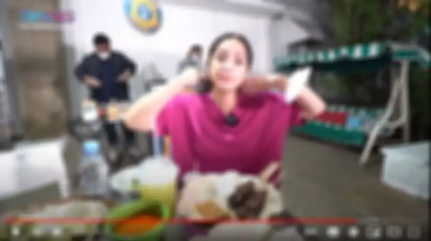 Nagita Slavina santap sate maranggi