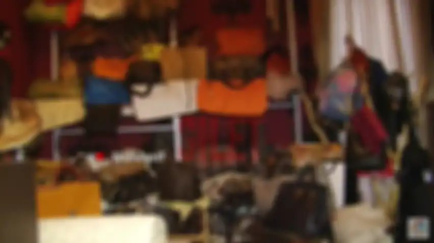 Tempat penyimpanan tas mewah Jennifer