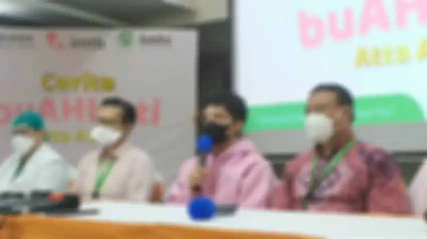 Atta Halilintar saat gelar konferensi pers pasca Aurel Hermansyah melahirkan.
