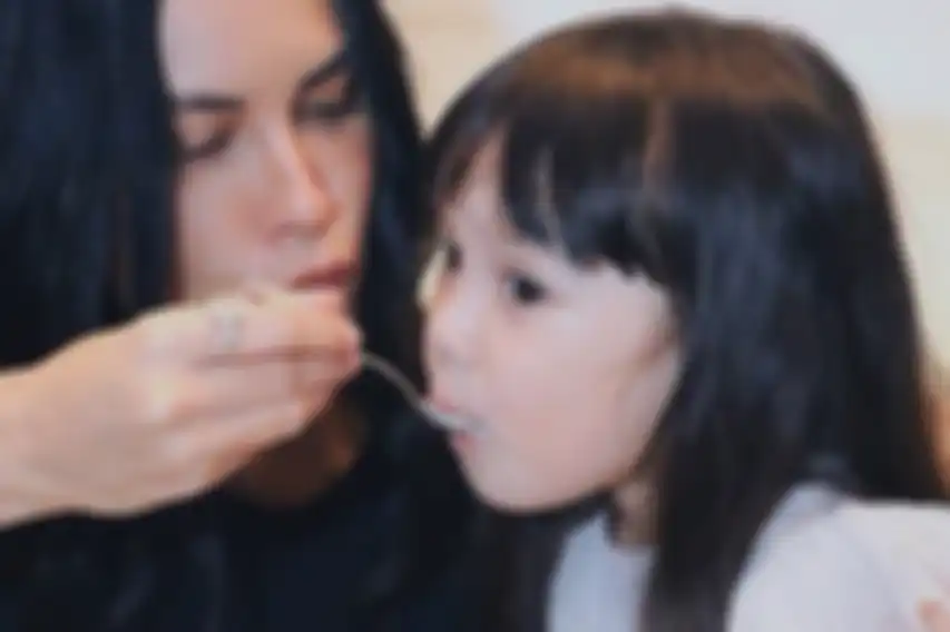 Keakraban Gempi dan Sophia Latjuba