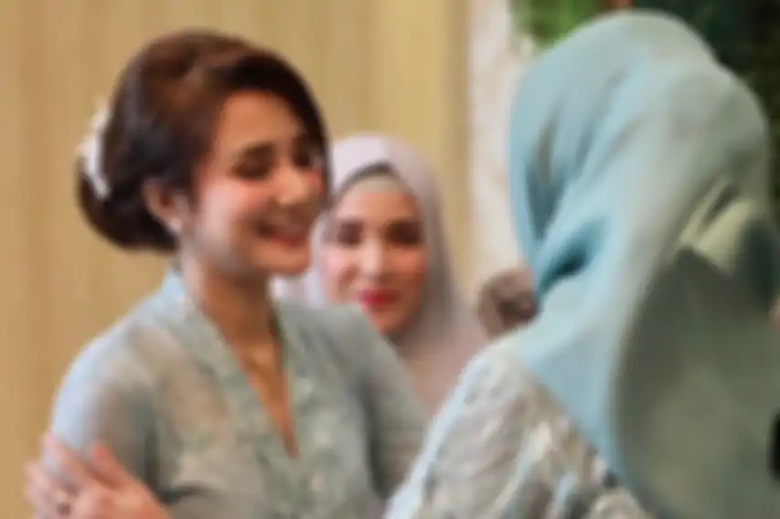 Ajudan Menhan Prabowo Subianto, Dhani Wirianata kerap membagikan foto cantik istrinya, Chaca yang disebut mirip Mulan Jameela.