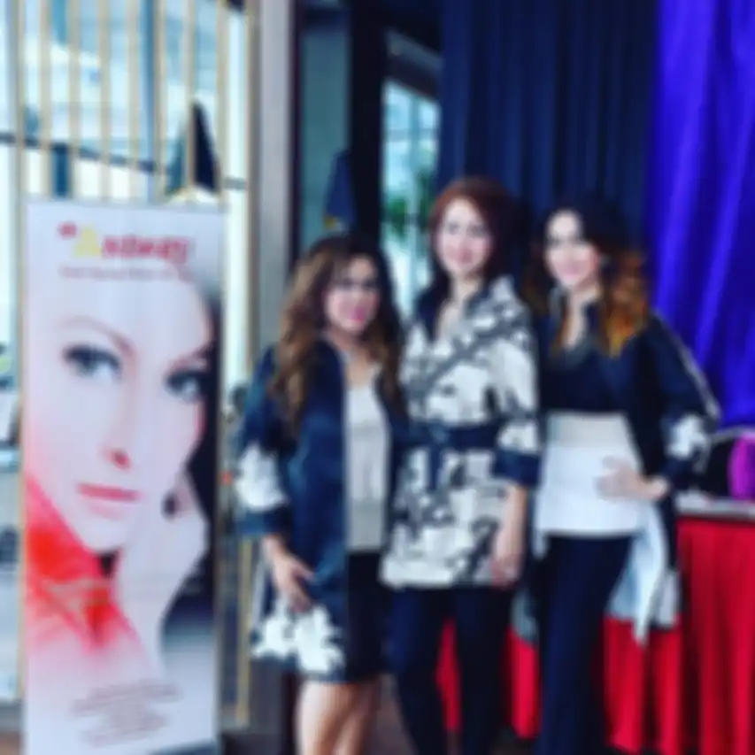 Diana Pungky si Pemeran Jinny.