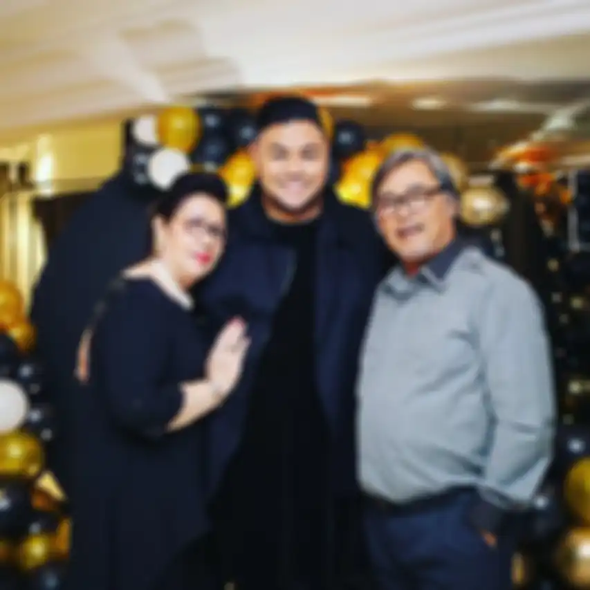 Bambang Tjahyo Gunawan sering memperlihatkan kebersamaan dengan Ivan Gunawan di Instagram.