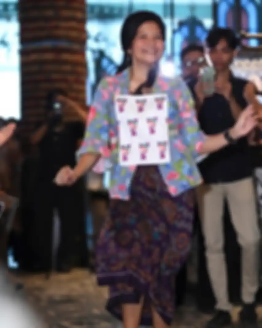 Fashion show dalam acara Perempuan Berkarya: Lintas Generasi dan Budaya.