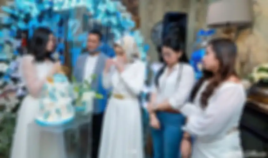 Bella Shofie akrab dengan mantan istri suami di pesta ultah anak