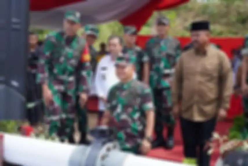 Ucapan Panglima TNI Jenderal Andika dinilai bisa bahayakan KSAD Jenderal Dudung. Isu konflik di antara keduanya dibantah. 