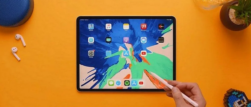 Ilustrasi iPad Pro dengan mini-LED