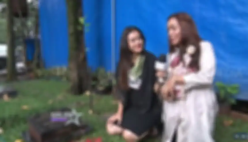 Nia Anggia dan Furi Harun kunjungi makam Julia Perez