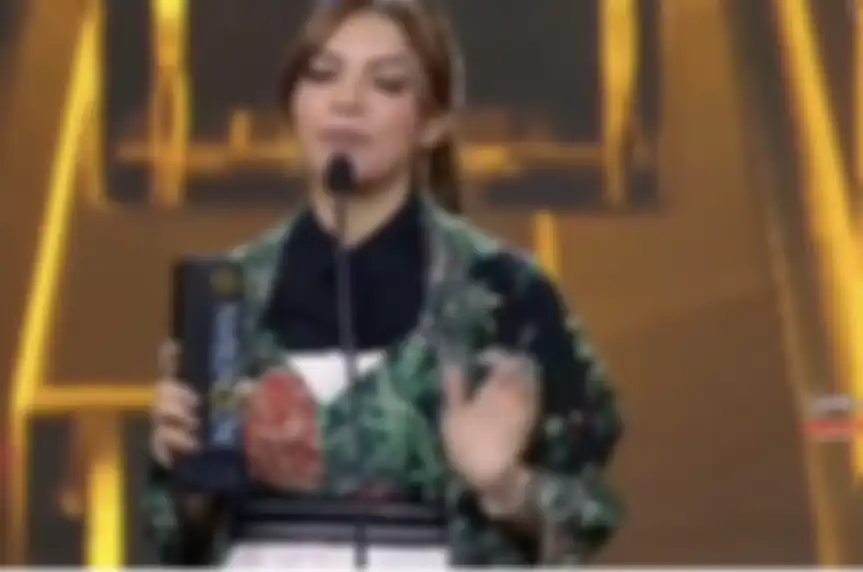 Nikita Mirzani tantang Najwa Shihab yang naik panggung untuk bikin laporan polisi. Dia seperti tak rela sang jurnalis dapat penghargaan.
